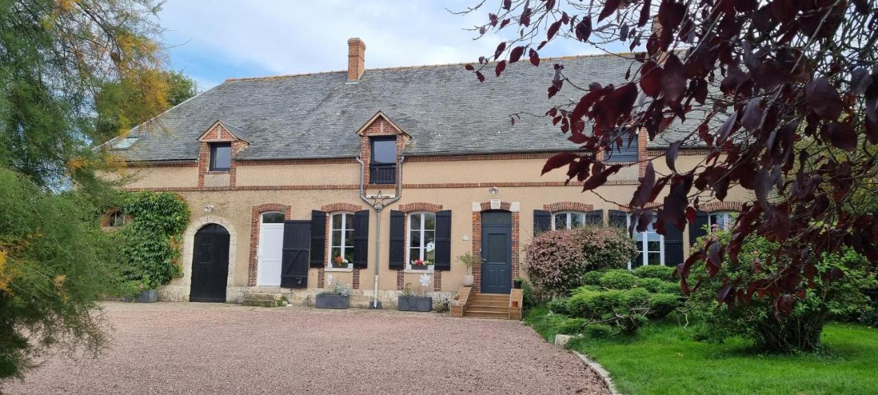Au Nid Des Champs, Agreable Chambre D'Hotes, Proche De Chartres Dammarie  Екстериор снимка